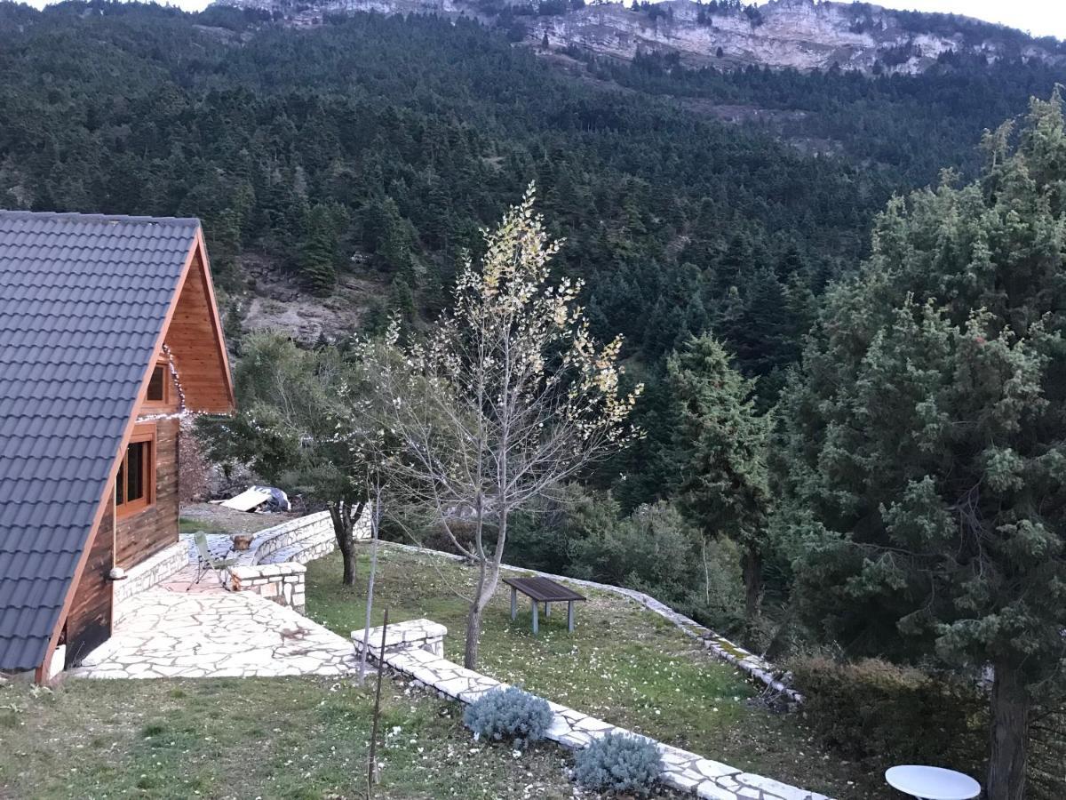 Chalet In The Forest กาลาวริตา ภายนอก รูปภาพ